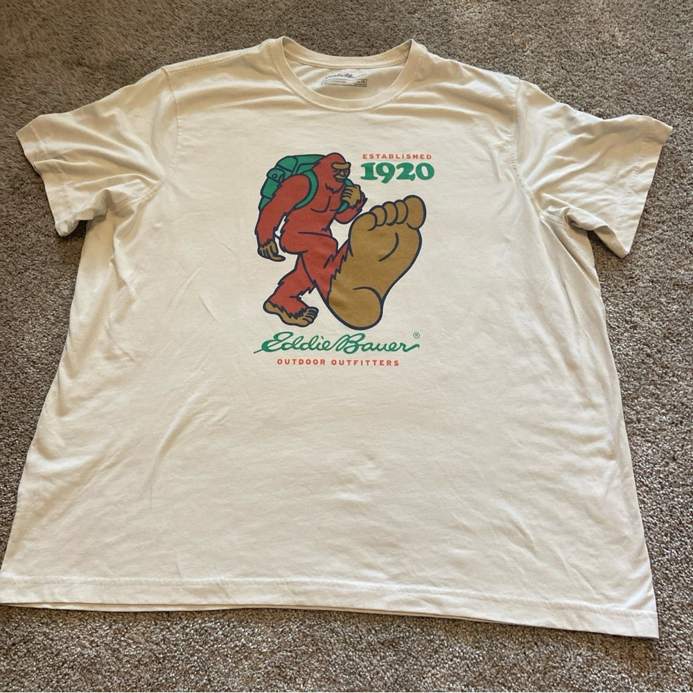 Eddie Bauer Bigfoot hiking gráfico tee cream color size 2XL